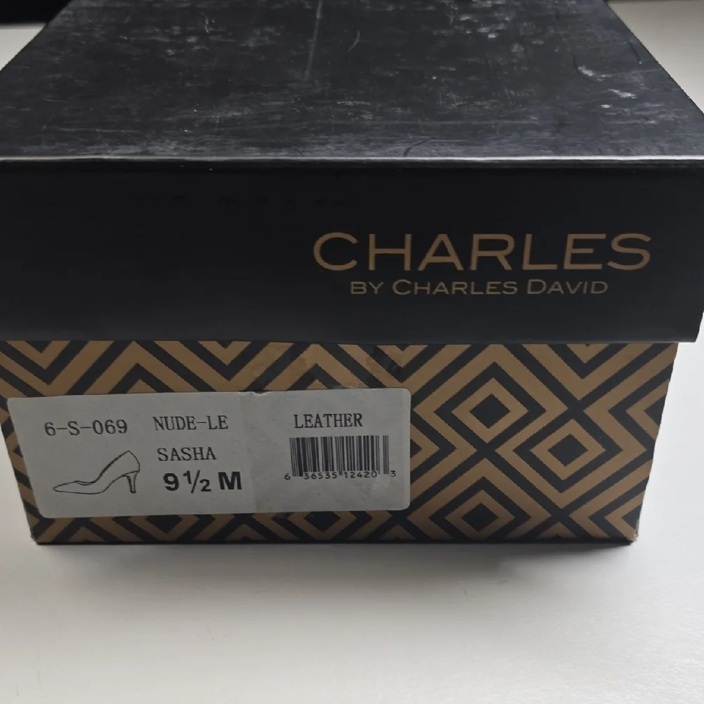 Charles By Charles David Nude Heels - Picture 7 of 8